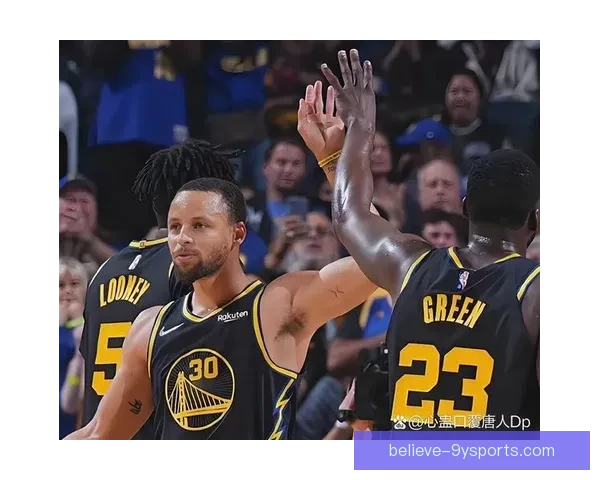 勇士队与湖人队季后赛对决悬念升级 詹姆斯与库里再度巅峰对决